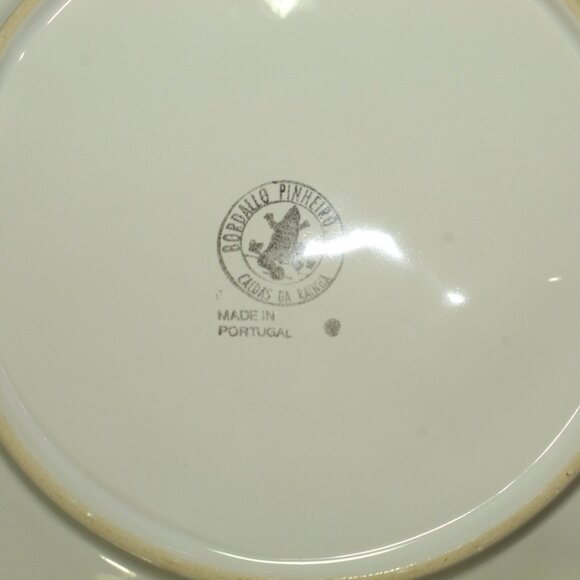 BORDALLO PINHEIRO PORTUGAL MAJOLICA WHITE MAPLE LEAF 11” DINNER PLATE - Picture 3 of 4